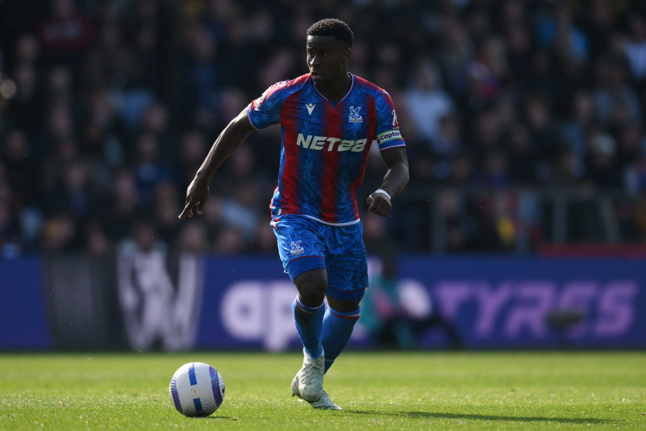 Crystal Palace, Guehi ai saluti: su di lui 3 squadre di Premier